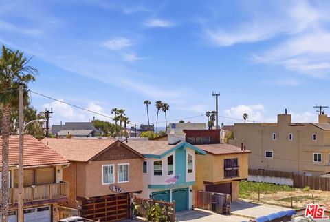 Tiny photo for 261 Highland Dr, Oxnard, CA 93035 (MLS # 26828665)