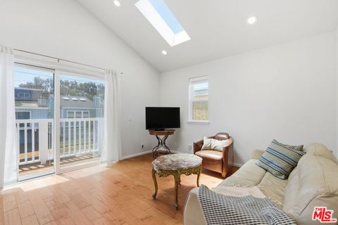 Tiny photo for 261 Highland Dr, Oxnard, CA 93035 (MLS # 26828665)