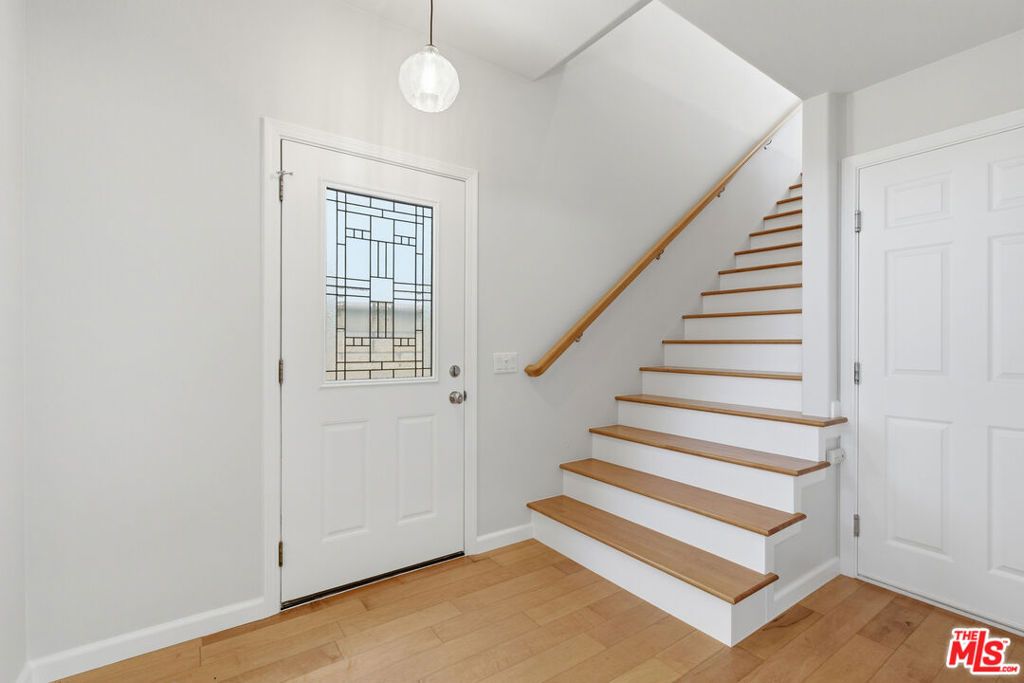 Photo of 261 Highland Dr, Oxnard, CA 93035 (MLS # 26828665)