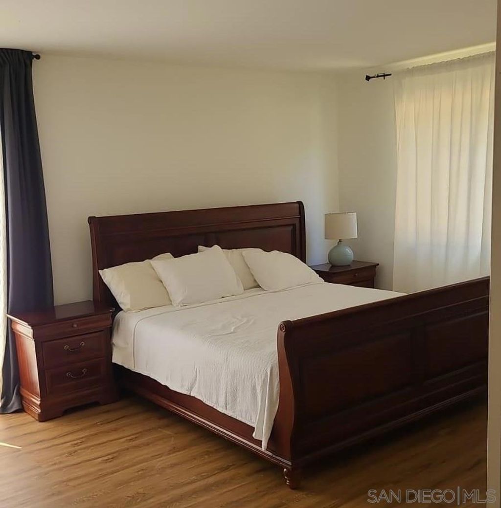 Photo of 218 Turf View Dr Dr, Solana Beach, CA 92075 (MLS # 250042288SD)