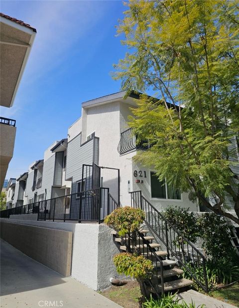 Photo of 621 N Kenwood Street N #4, Glendale, CA 91206 (MLS # AR25251523) Photo of 621 N Kenwood Street N #4, Glendale, CA 91206 (MLS # AR25251523)