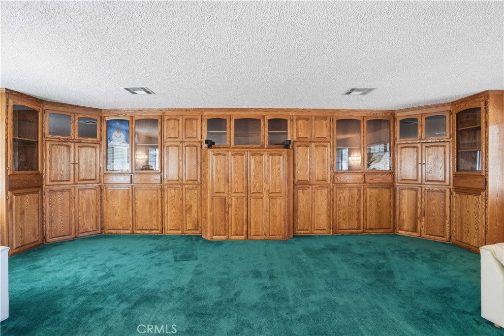 Castaic, California, 91384, United States, 8 Bedrooms Bedrooms, ,5 BathroomsBathrooms,Residential,Active,2052118