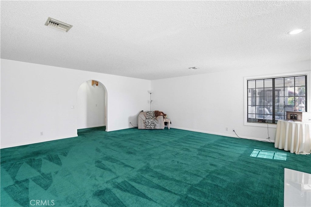 Castaic, California, 91384, United States, 8 Bedrooms Bedrooms, ,5 BathroomsBathrooms,Residential,Active,2052118