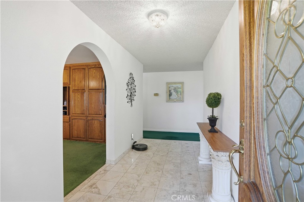 Castaic, California, 91384, United States, 8 Bedrooms Bedrooms, ,5 BathroomsBathrooms,Residential,Active,2052118