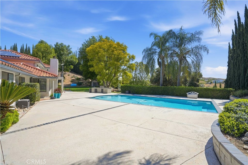 Castaic, California, 91384, United States, 8 Bedrooms Bedrooms, ,5 BathroomsBathrooms,Residential,Active,2052118