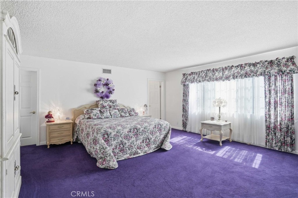 Castaic, California, 91384, United States, 8 Bedrooms Bedrooms, ,5 BathroomsBathrooms,Residential,Active,2052118
