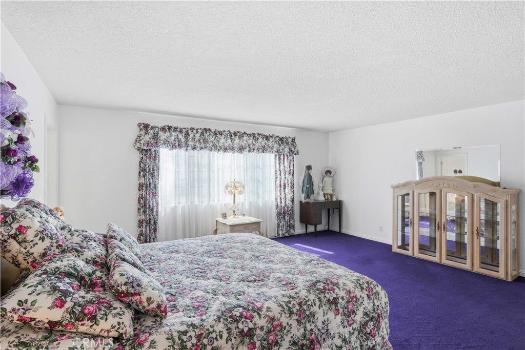 Castaic, California, 91384, United States, 8 Bedrooms Bedrooms, ,5 BathroomsBathrooms,Residential,Active,2052118