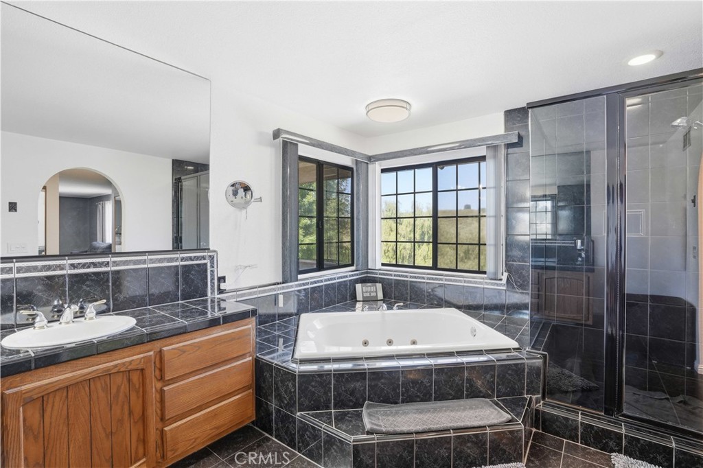 Castaic, California, 91384, United States, 8 Bedrooms Bedrooms, ,5 BathroomsBathrooms,Residential,Active,2052118