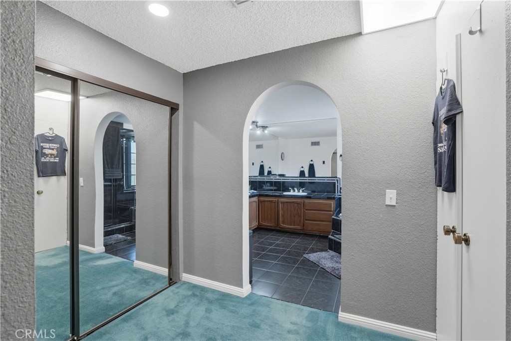 Castaic, California, 91384, United States, 8 Bedrooms Bedrooms, ,5 BathroomsBathrooms,Residential,Active,2052118