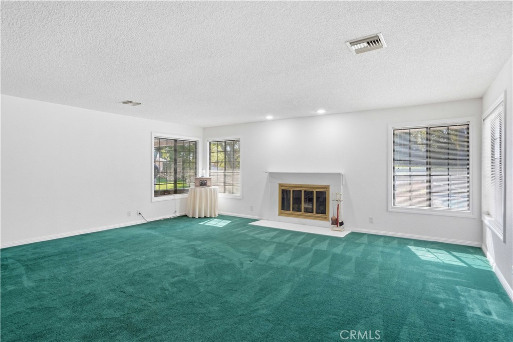Castaic, California, 91384, United States, 8 Bedrooms Bedrooms, ,5 BathroomsBathrooms,Residential,Active,2052118