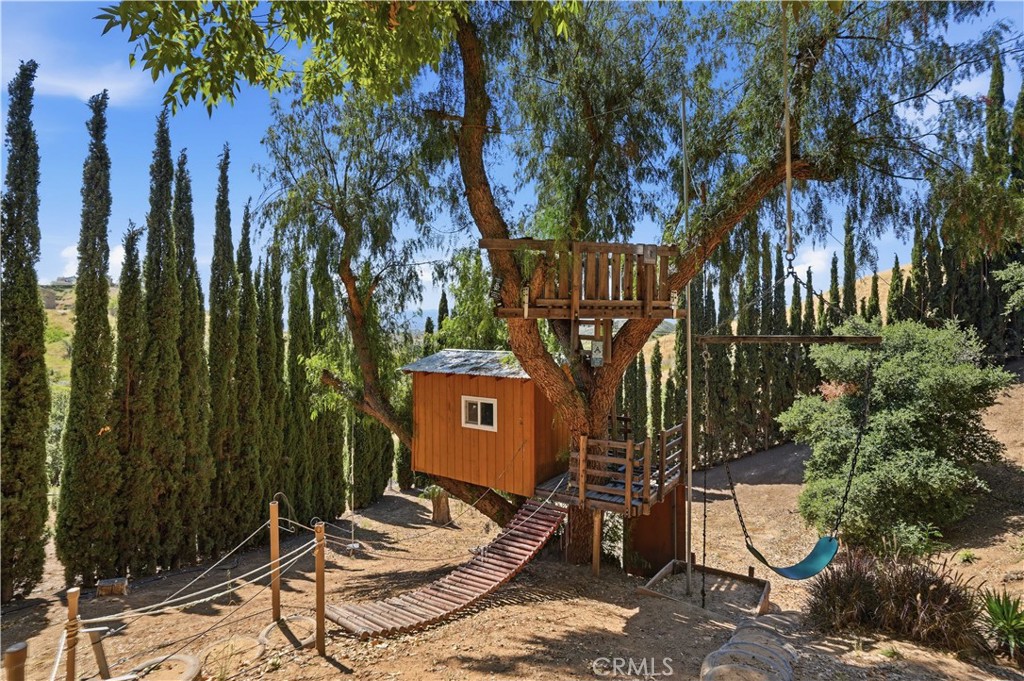 Castaic, California, 91384, United States, 8 Bedrooms Bedrooms, ,5 BathroomsBathrooms,Residential,Active,2052118