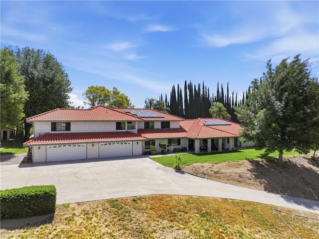 Castaic, California, 91384, United States, 8 Bedrooms Bedrooms, ,5 BathroomsBathrooms,Residential,Active,2052118