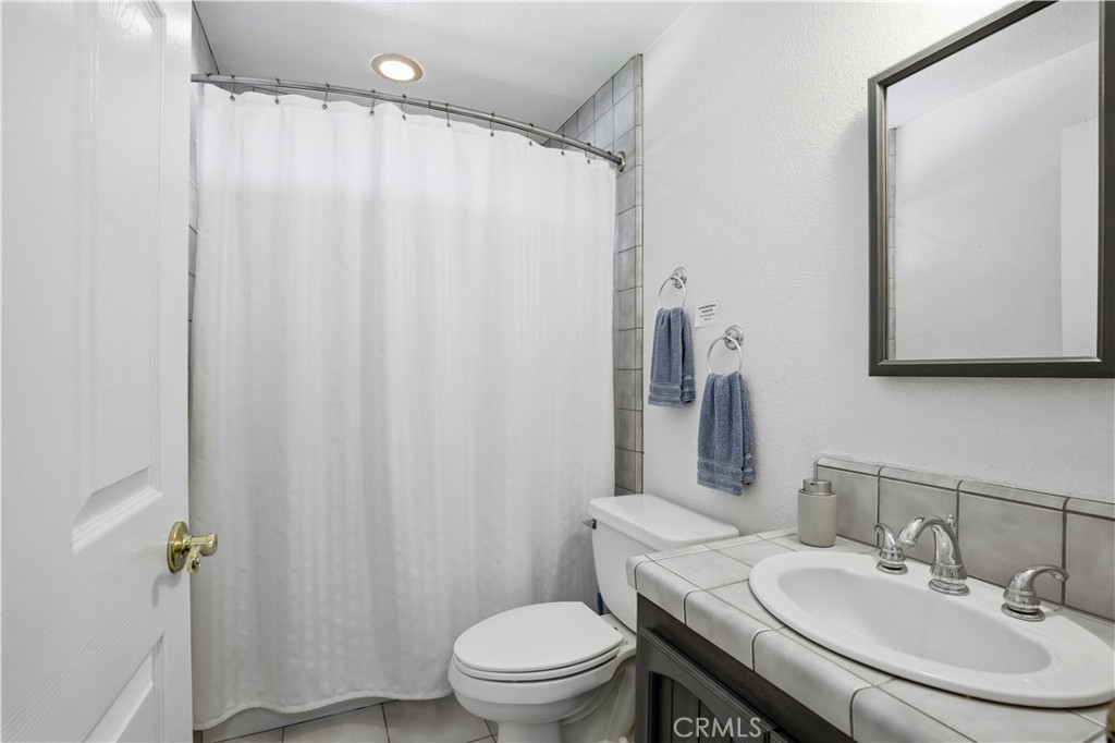 Castaic, California, 91384, United States, 8 Bedrooms Bedrooms, ,5 BathroomsBathrooms,Residential,Active,2052118