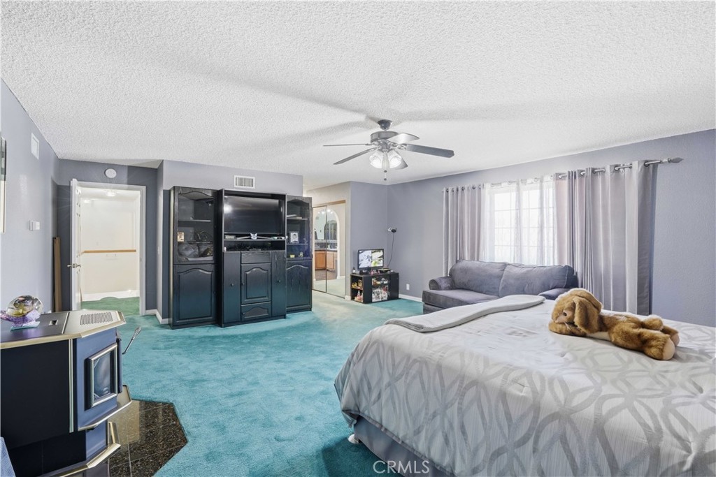 Castaic, California, 91384, United States, 8 Bedrooms Bedrooms, ,5 BathroomsBathrooms,Residential,Active,2052118