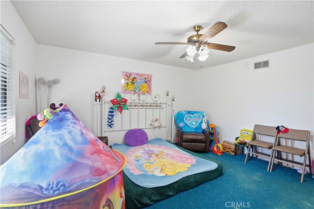 Castaic, California, 91384, United States, 8 Bedrooms Bedrooms, ,5 BathroomsBathrooms,Residential,Active,2052118