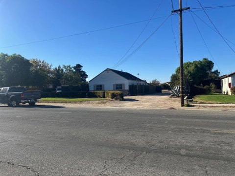 Photo of 334 Oak Avenue, Greenfield, CA 93927 (MLS # ML82065179)