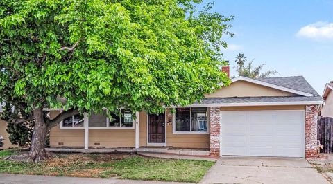 Photo of 5438 Farina Lane, Fremont, CA 94538 (MLS # ML82042185)