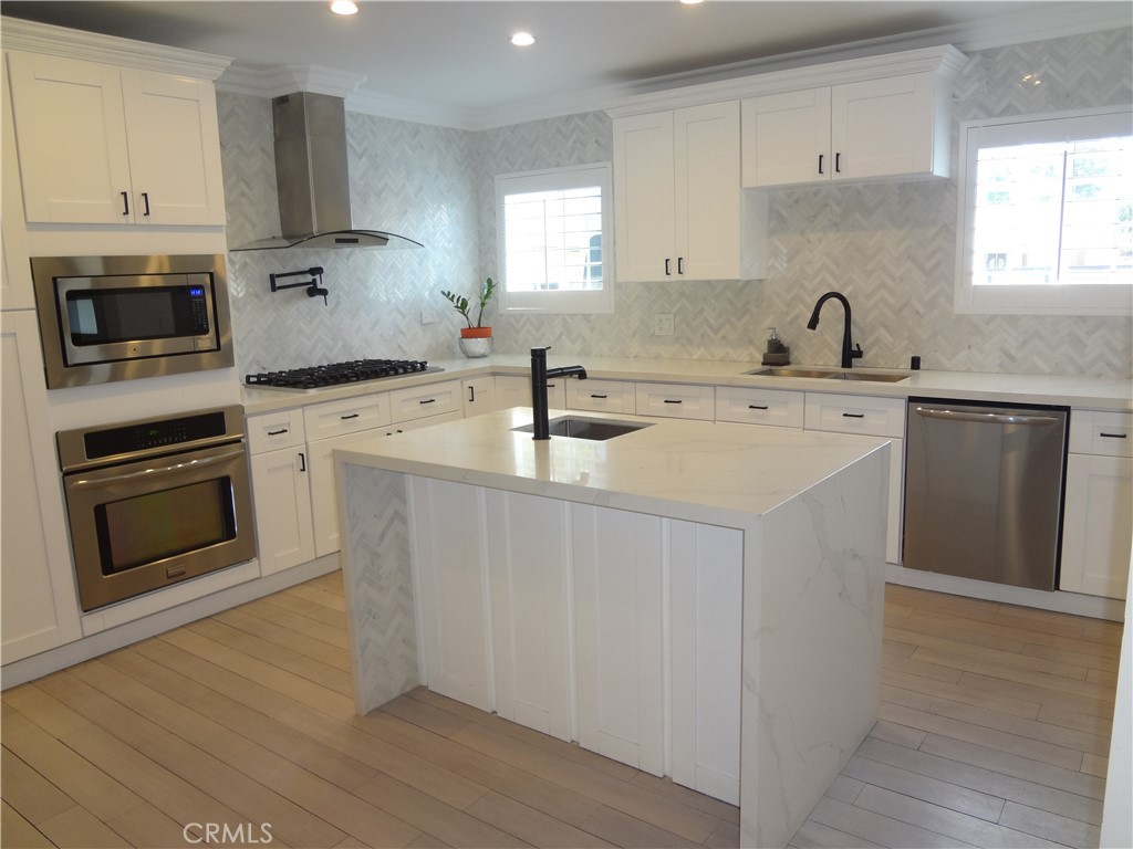 Properties 2 22135 Vanowen Street