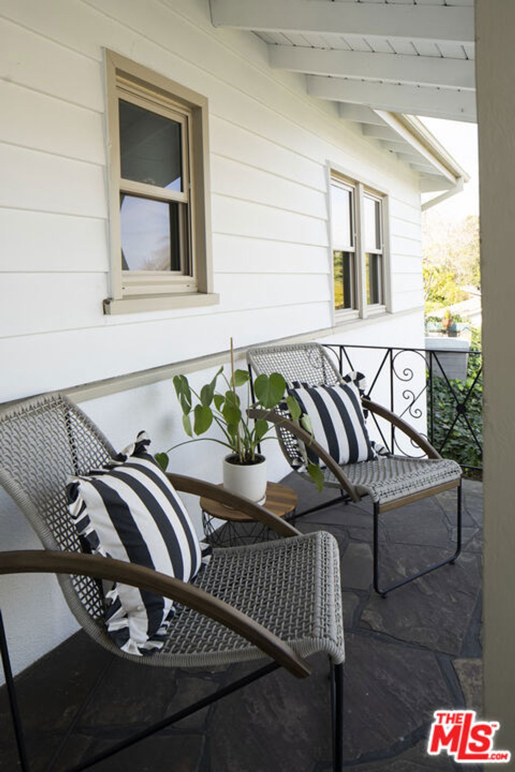 Photo of 3297 Granville Avenue, Los Angeles, CA 90066 (MLS # 26654067)