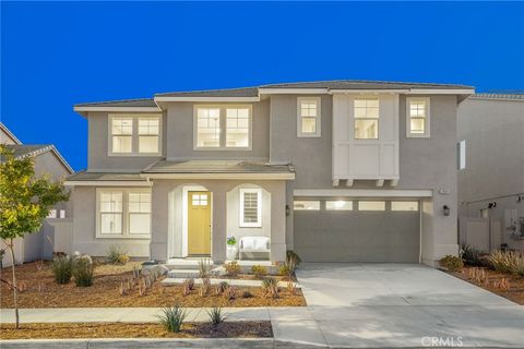 Photo of 28511 Sparrow Way, Saugus, CA 91350 (MLS # SR25129044)