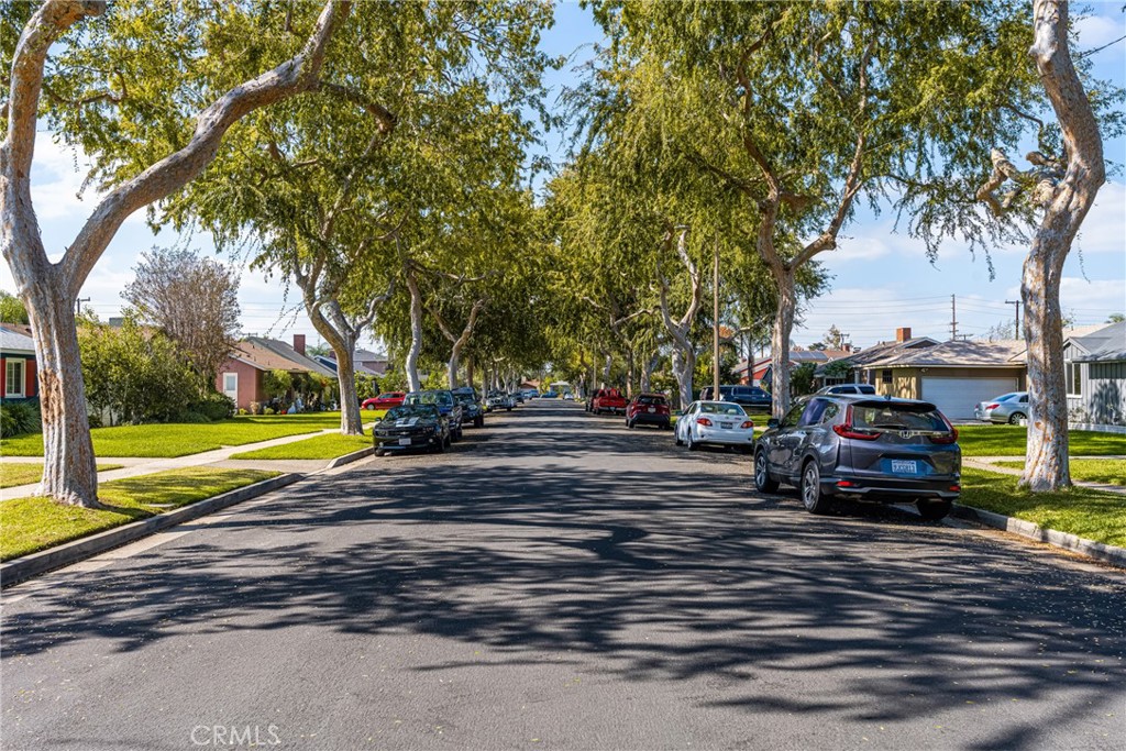 906 E Buffalo Avenue