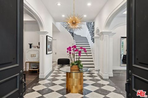 1600 Clear View Drive Beverly Hills CA 90210