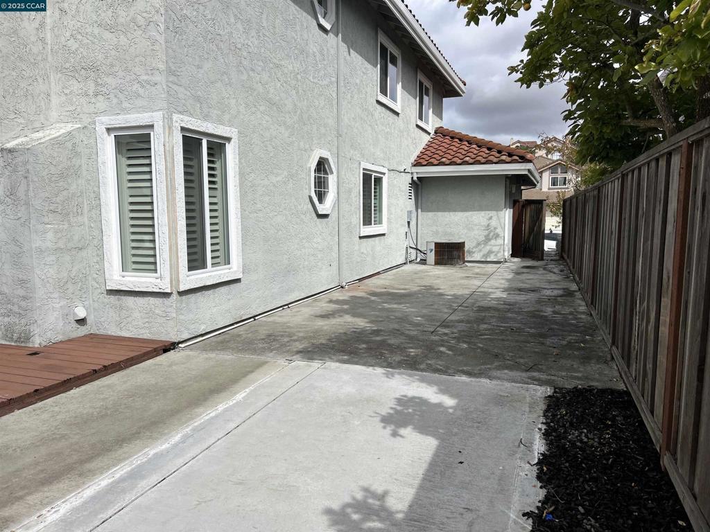 SOMERSET - Residential Lease