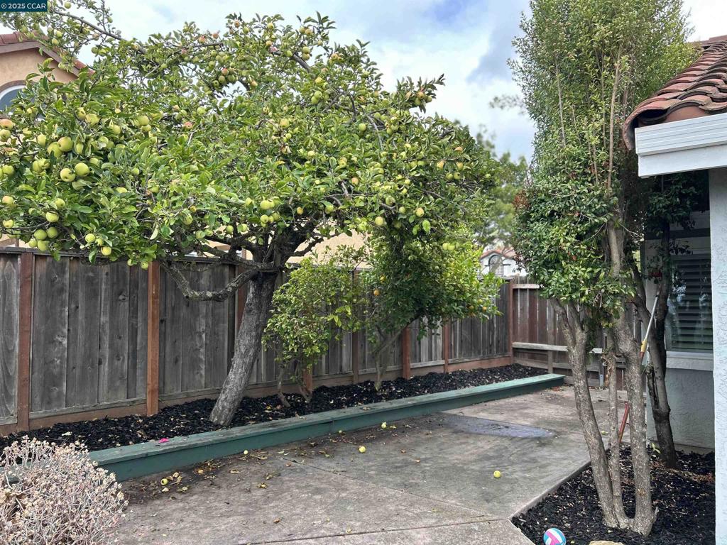 SOMERSET - Residential Lease