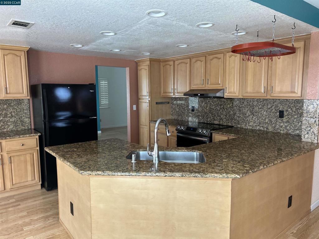SOMERSET - Residential Lease