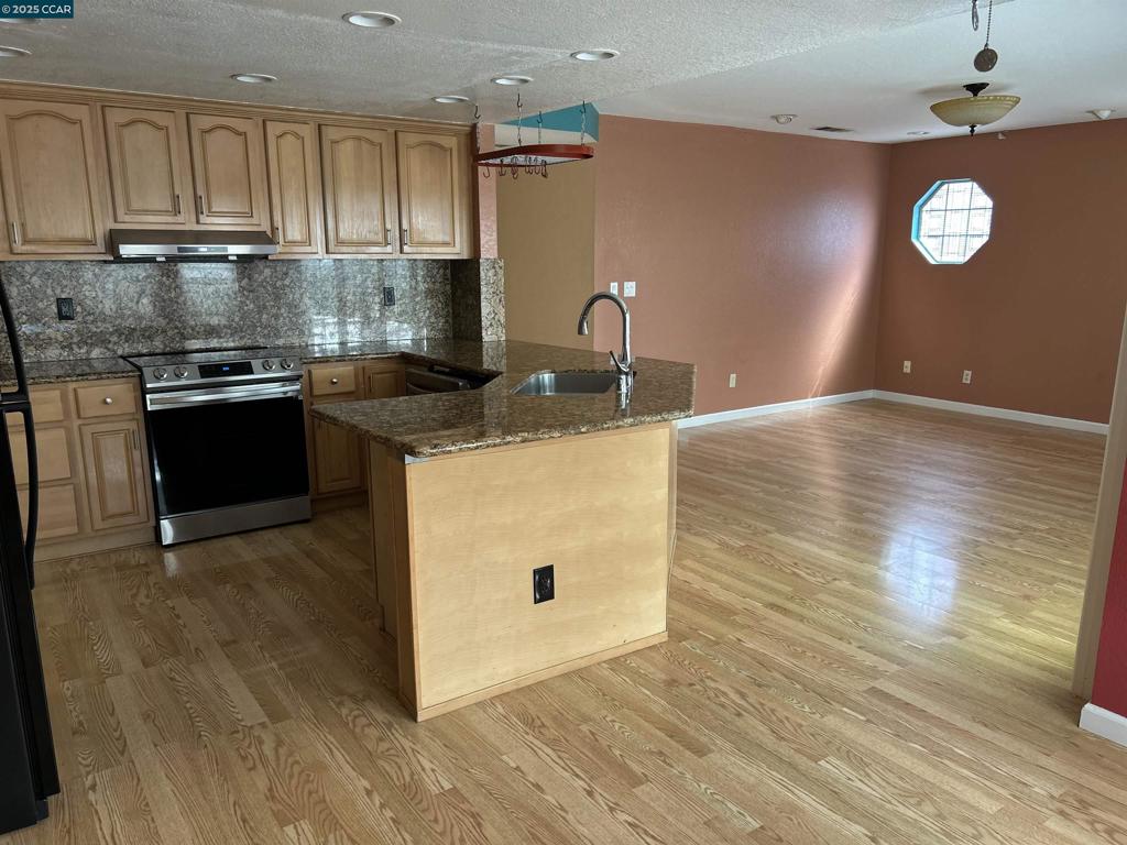 SOMERSET - Residential Lease