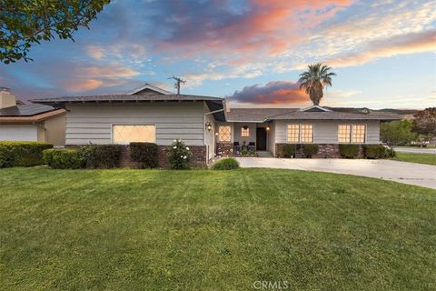 Photo of 698 E Ralston AVE, San Bernardino, CA 92404 (MLS # CV26099878)