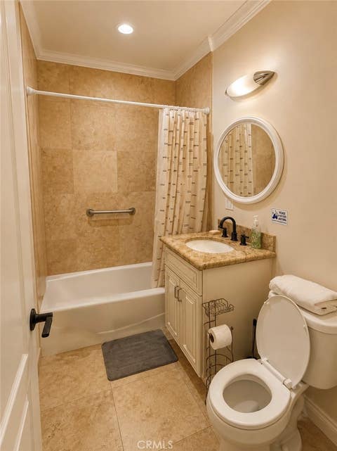 Photo of 6701 Cantaloupe AVE, Van Nuys, CA 91405 (MLS # SR26173078)