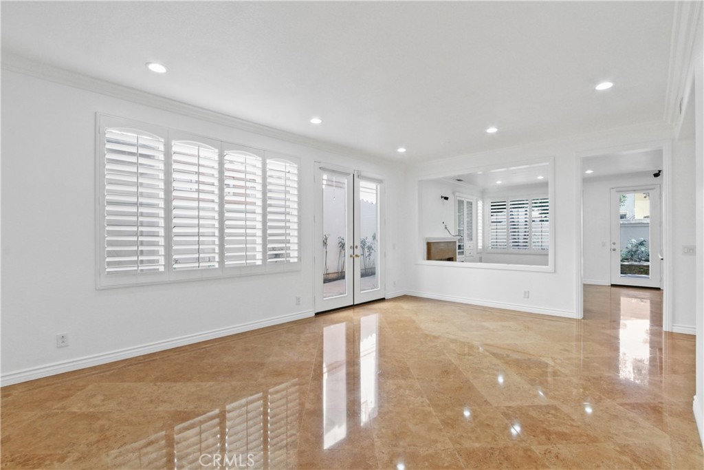 22 Santa Catalina Aisle