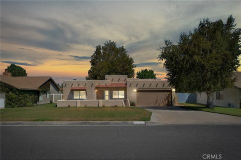 Photo of 18440 Mountain Meadows Drive, Victorville, CA 92395 (MLS # HD26157681)