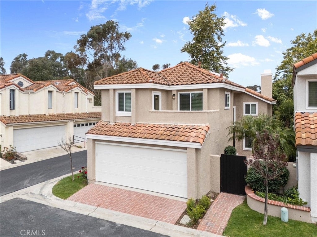 1945 Sundance Ln