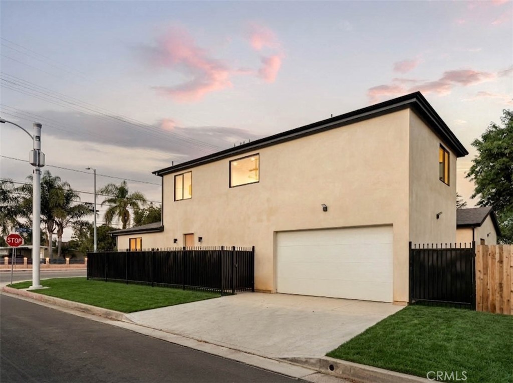 17852 Saticoy Street