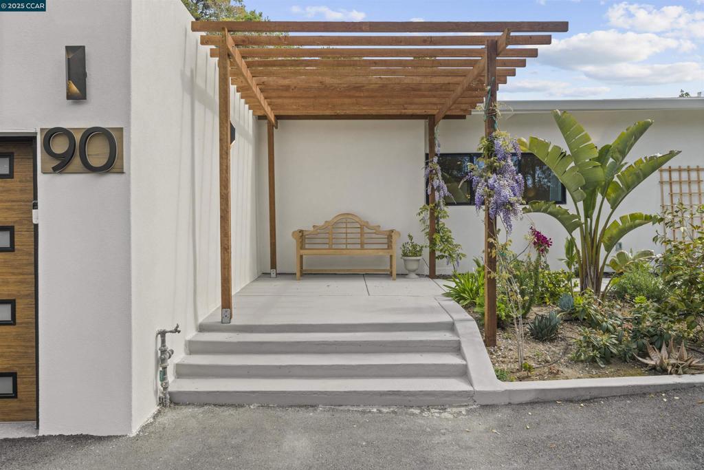 90 Estates Dr
