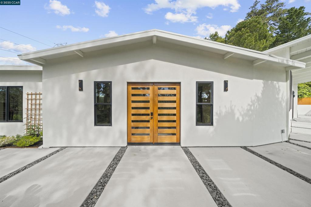 90 Estates Dr