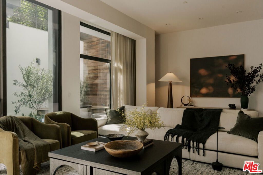 Photo of 702 N Doheny Drive #TH1, West Hollywood, CA 90069 (MLS # 25605851)