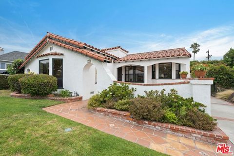 Photo of 6111 W 75th Street, Los Angeles, CA 90045 (MLS # 25577589) Photo of 6111 W 75th Street, Los Angeles, CA 90045 (MLS # 25577589)