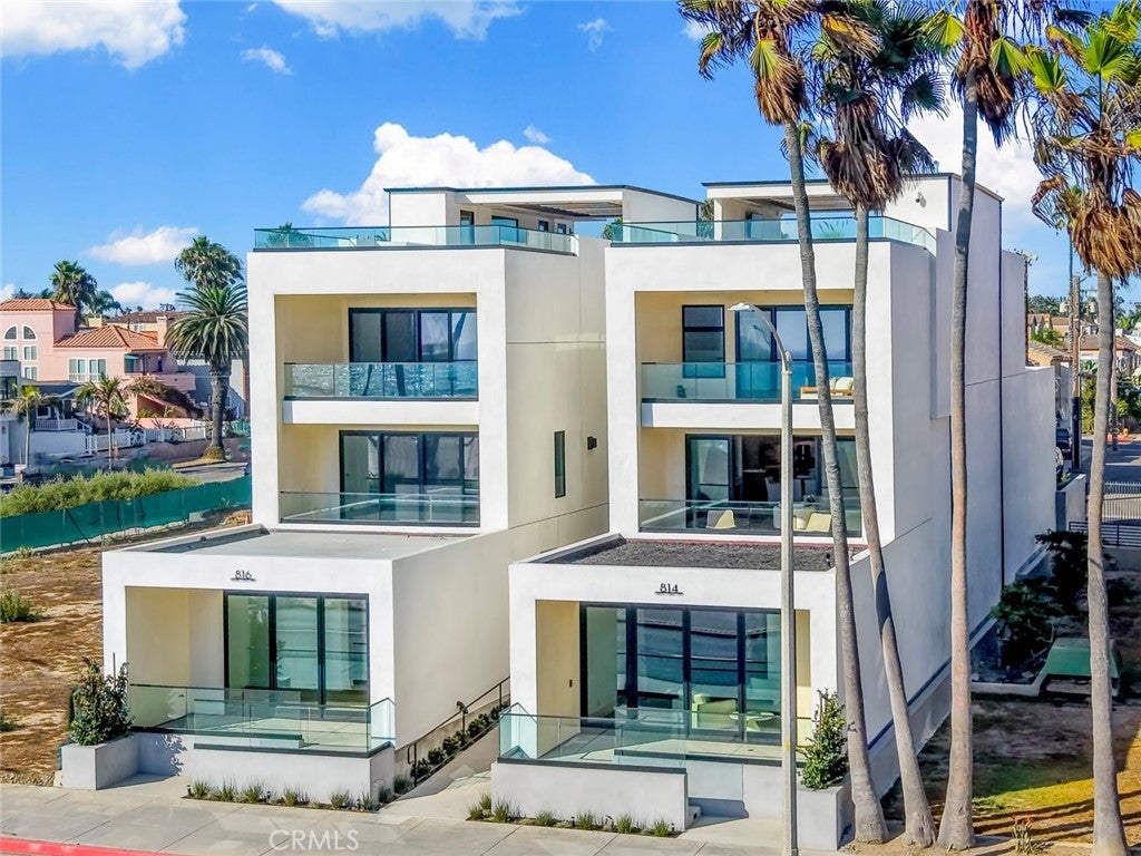 816 Pacific Coast Highway