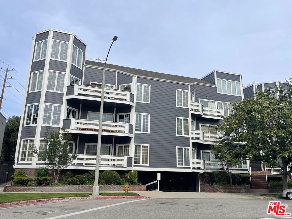 1840 Veteran Avenue