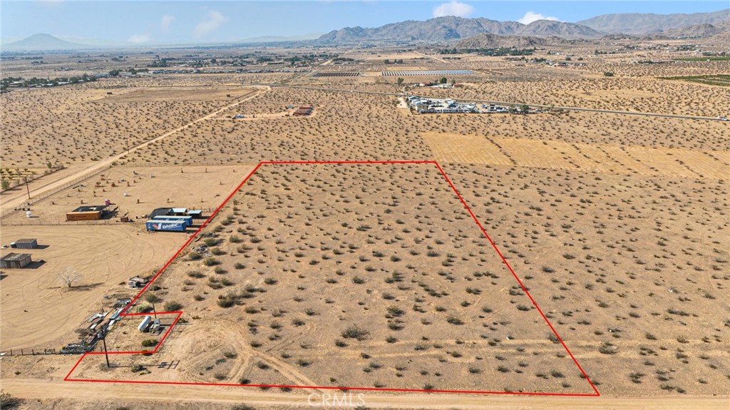 Located at the corner of Nisqually Rd and Valley Vista Rd, this 4.95-acre parcel is zoned residential and offers a variety of potential uses, including building a home, placing a manufactured home, farming, or holding as an investment (buyer to verify permitted uses with the County). The lot is mostly flat with desert views, and a few nearby homes suggest utilities may be nearby – buyer to verify availability and distance of all utilities.
Accessible via dirt road and just minutes from Highway 18, this property offers space, privacy, and flexibility in a growing area