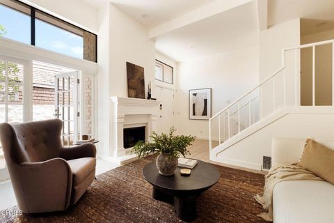 Photo of 4616 Glencoe Avenue #5, Marina Del Rey, CA 90292 (MLS # P1-27177)
