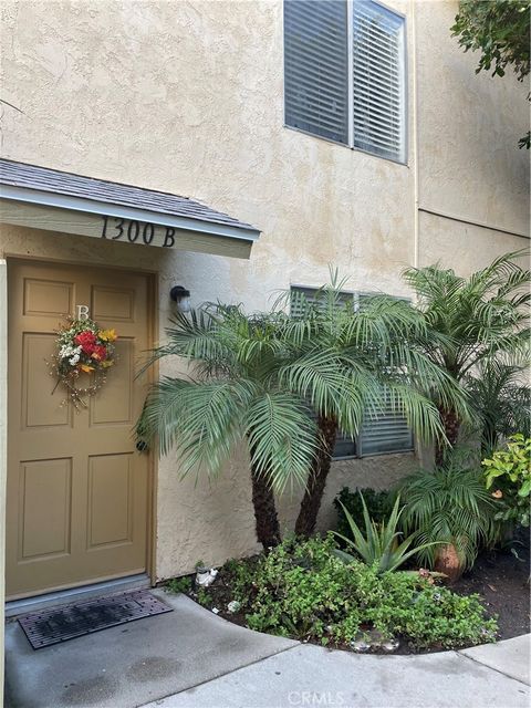 Photo of 1300 Friedrich Lane #B, Oxnard, CA 93033 (MLS # SR25264888)