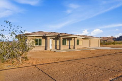 Photo of 15192 Barbara, Apple Valley, CA 92307 (MLS # HD26093369)