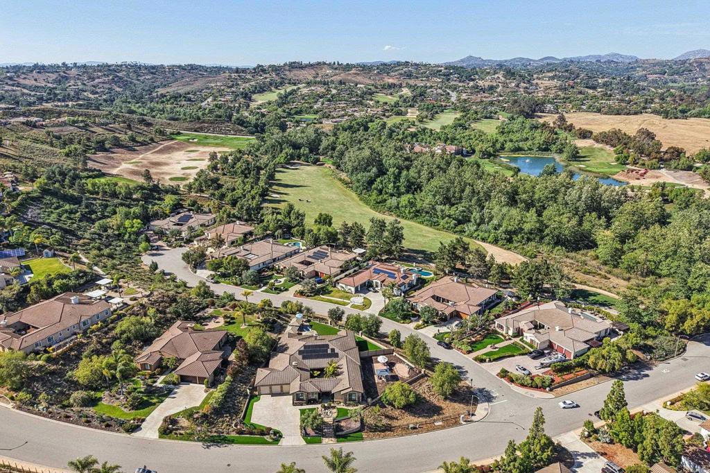 Fallbrook, California, 92028, United States, 4 Bedrooms Bedrooms, ,5 BathroomsBathrooms,Residential,Active,2042757
