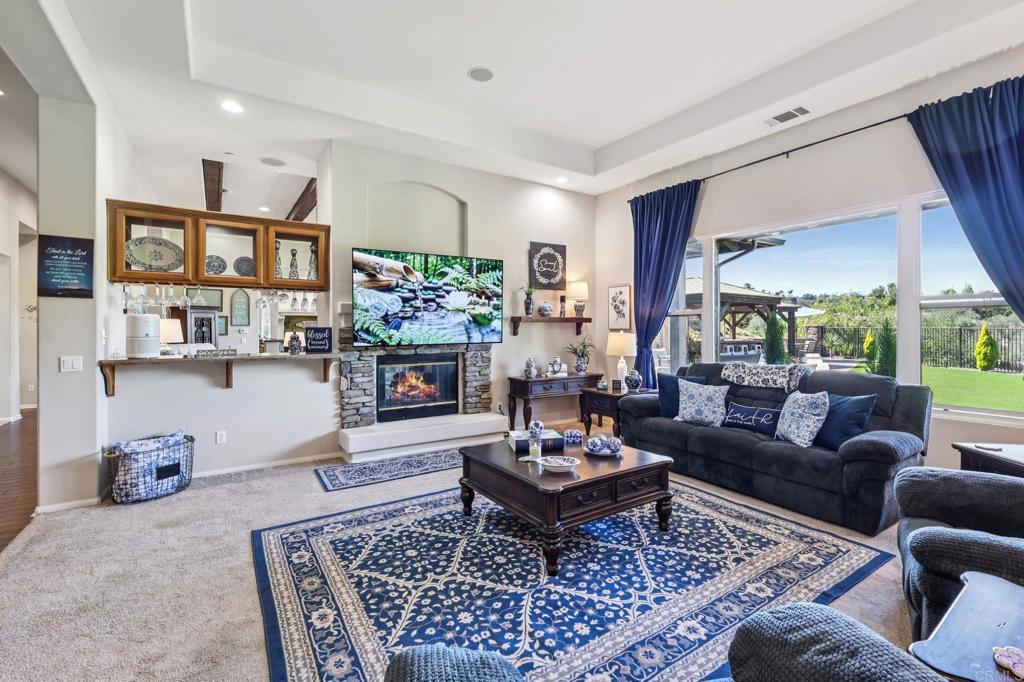 Fallbrook, California, 92028, United States, 4 Bedrooms Bedrooms, ,5 BathroomsBathrooms,Residential,Active,2042757