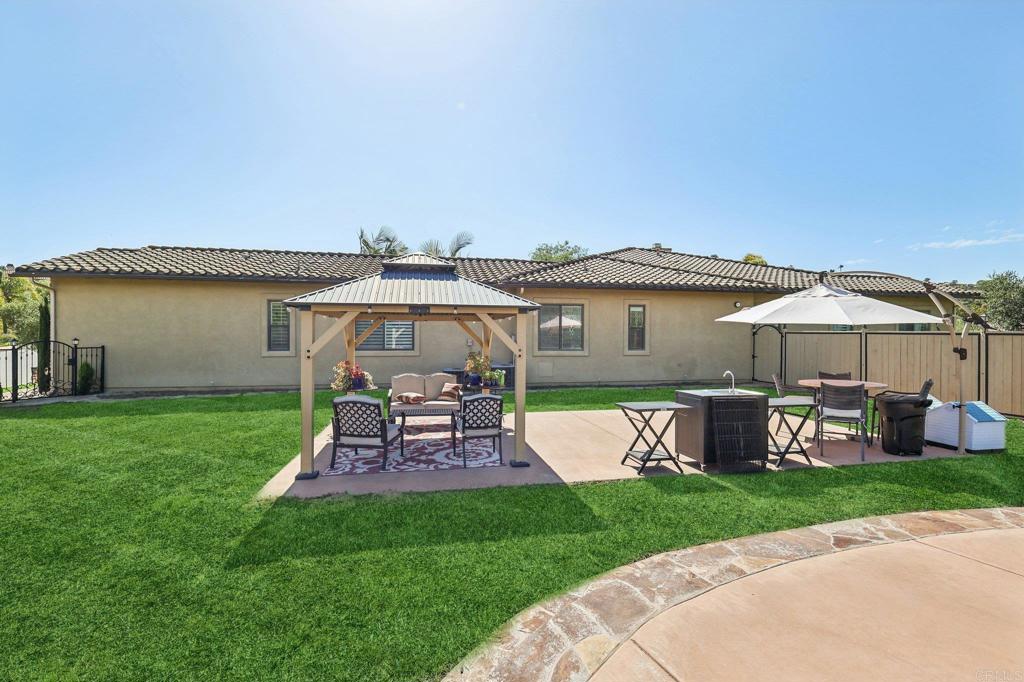 Fallbrook, California, 92028, United States, 4 Bedrooms Bedrooms, ,5 BathroomsBathrooms,Residential,Active,2042757