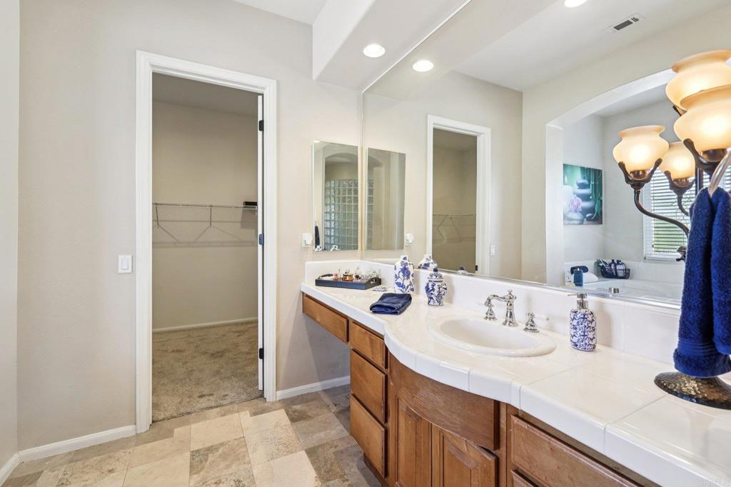 Fallbrook, California, 92028, United States, 4 Bedrooms Bedrooms, ,5 BathroomsBathrooms,Residential,Active,2042757